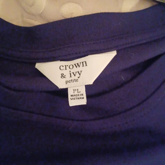 Crown & Ivy 3/4 sleeve top - Picture 4 of 5